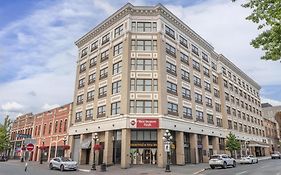 Best Western Plus Carlton Plaza Hotel